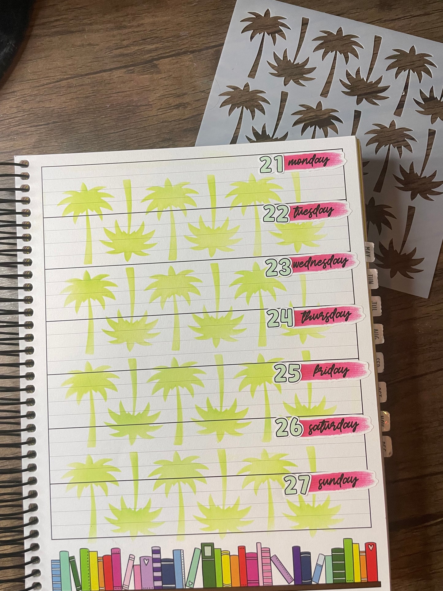 Alternating Palm Tree Pattern Stencil