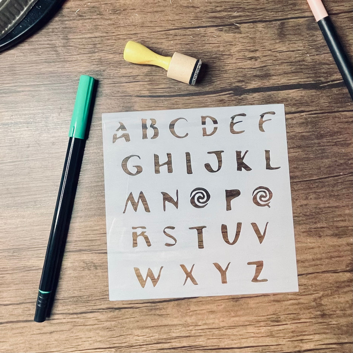 Ocean Princess Font Stencil