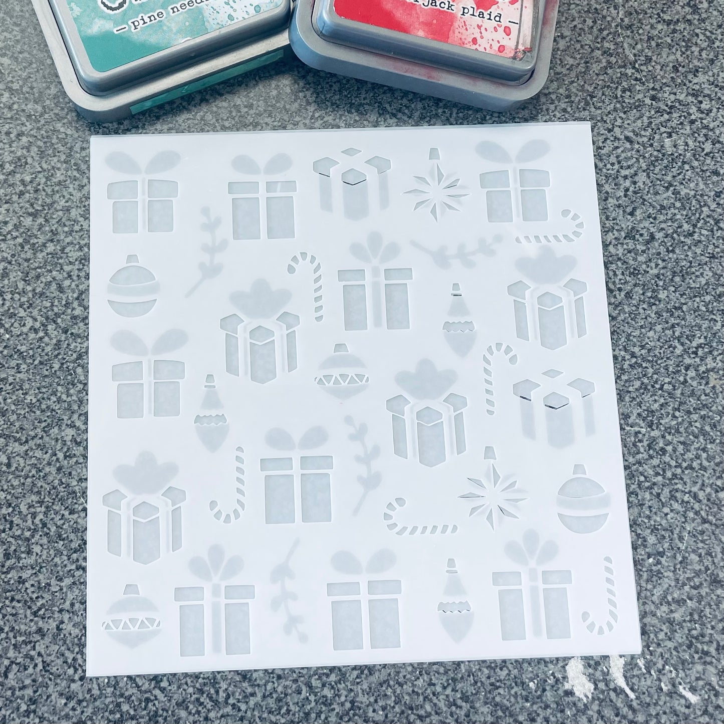 Ornaments and Gifts Pattern (2 Pieces)