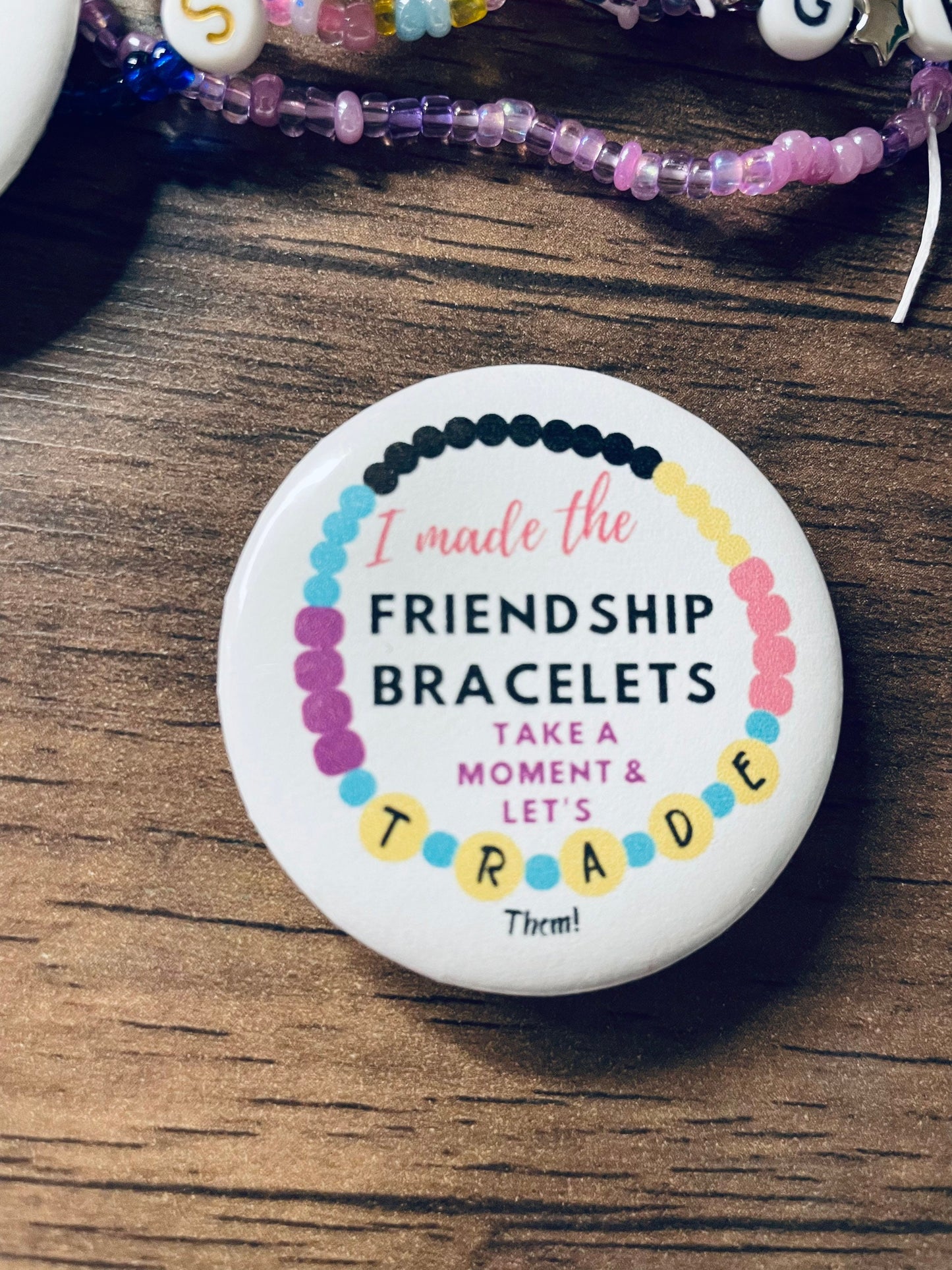 Friendship bracelet trading button