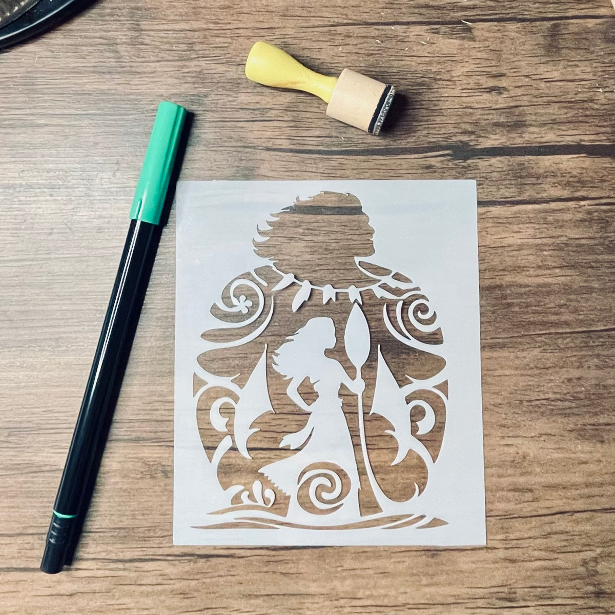 Ocean Princess Silhouettes Stencil
