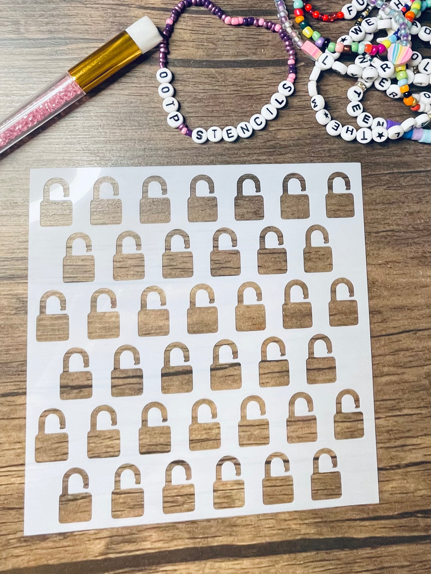 Locks Pattern Stencil