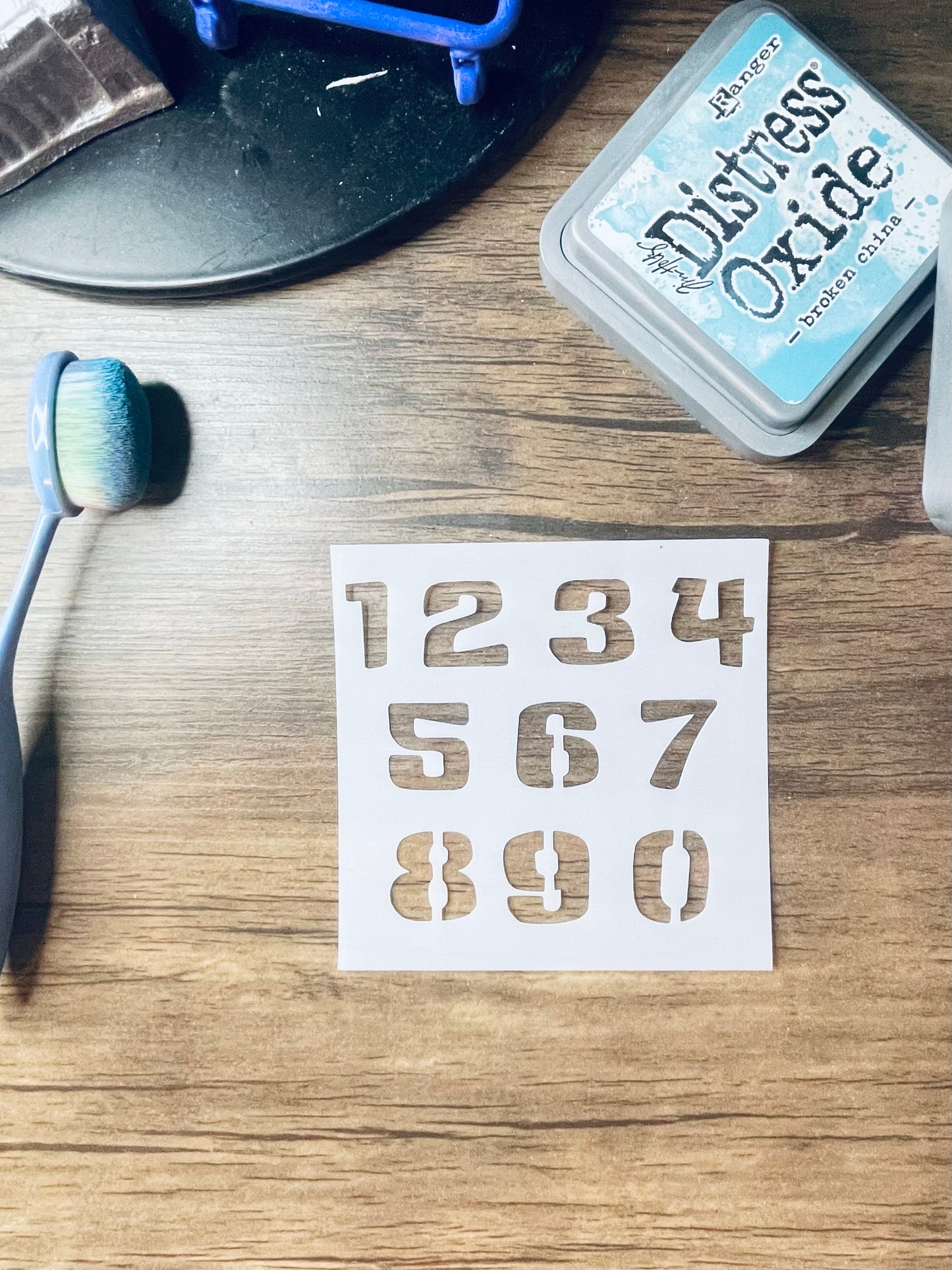Ocean Alien Numbers Font Stencil