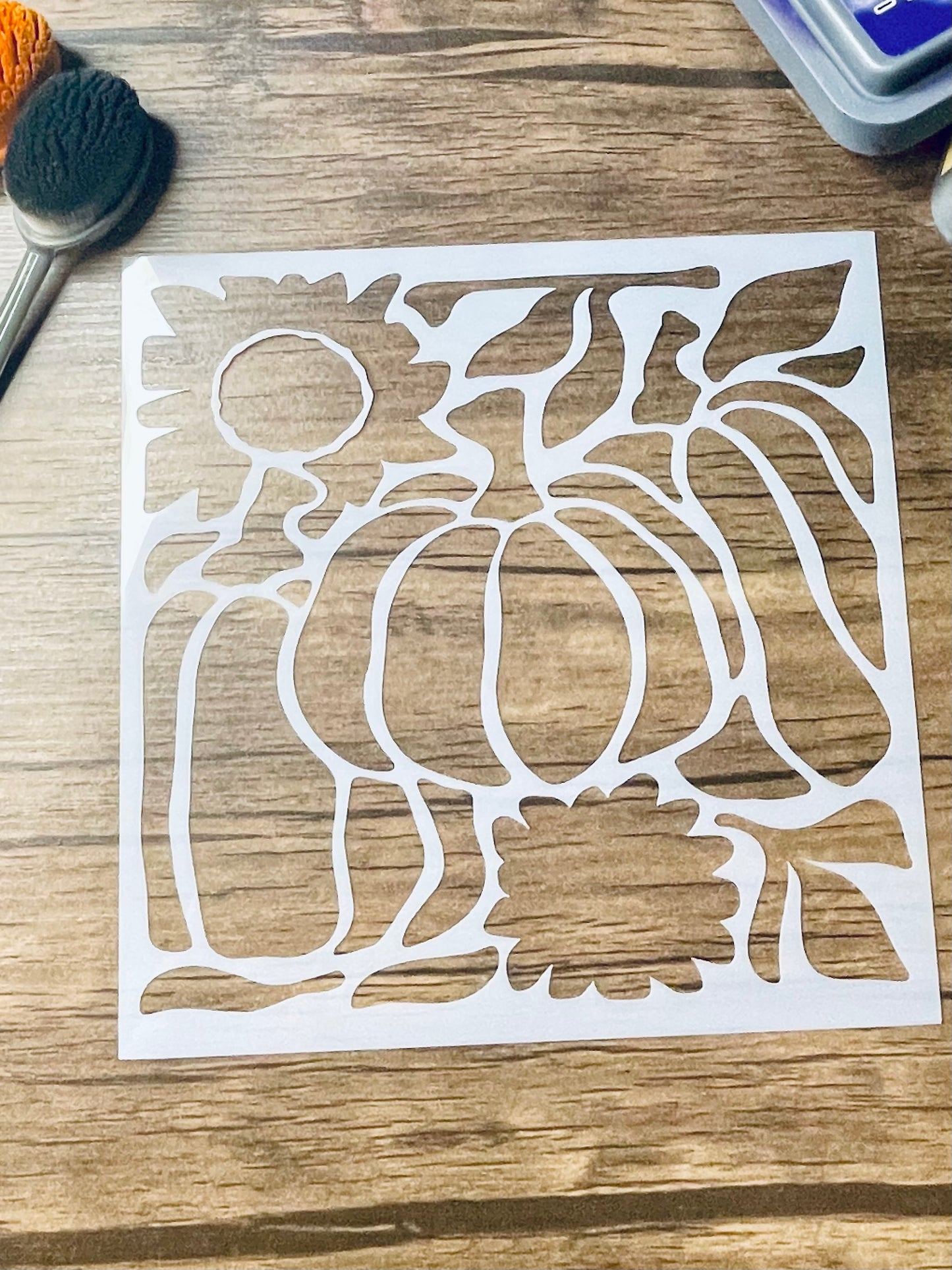Pumpkin Trio Retro Vibes Stencil