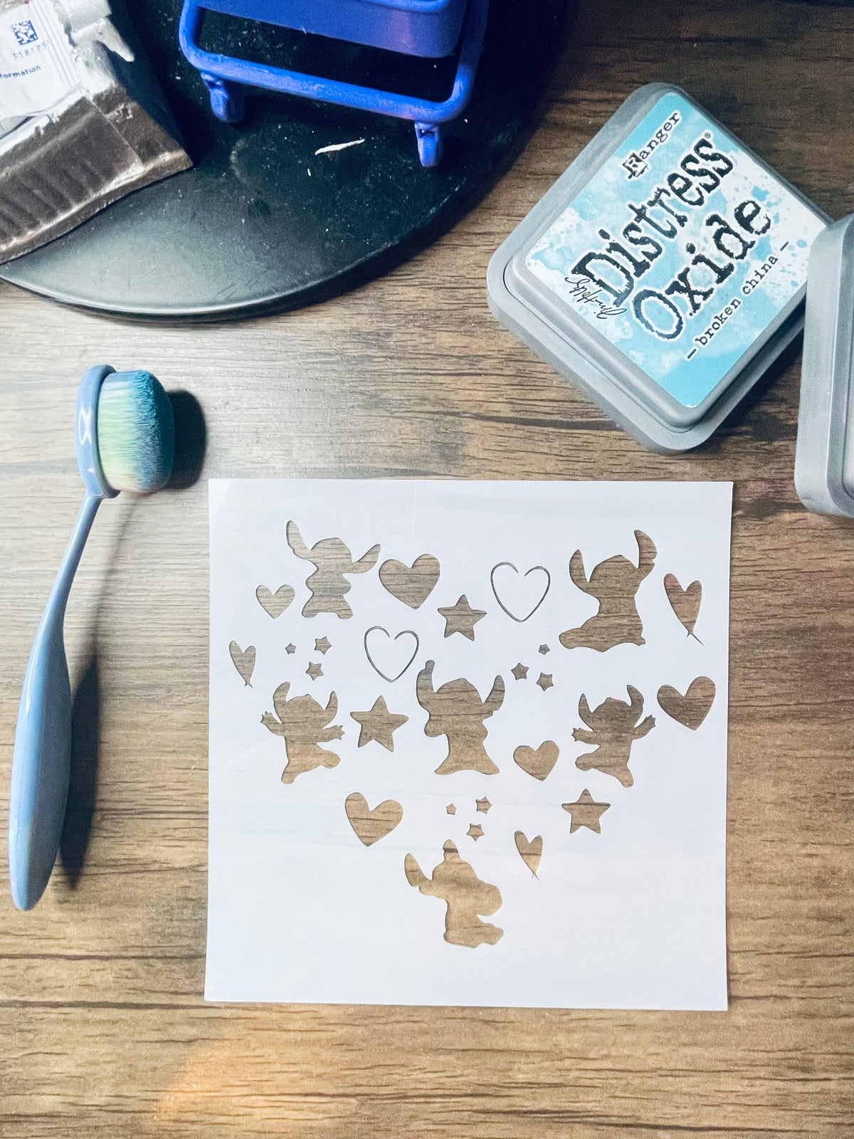 Ocean Alien Hearts Stencil