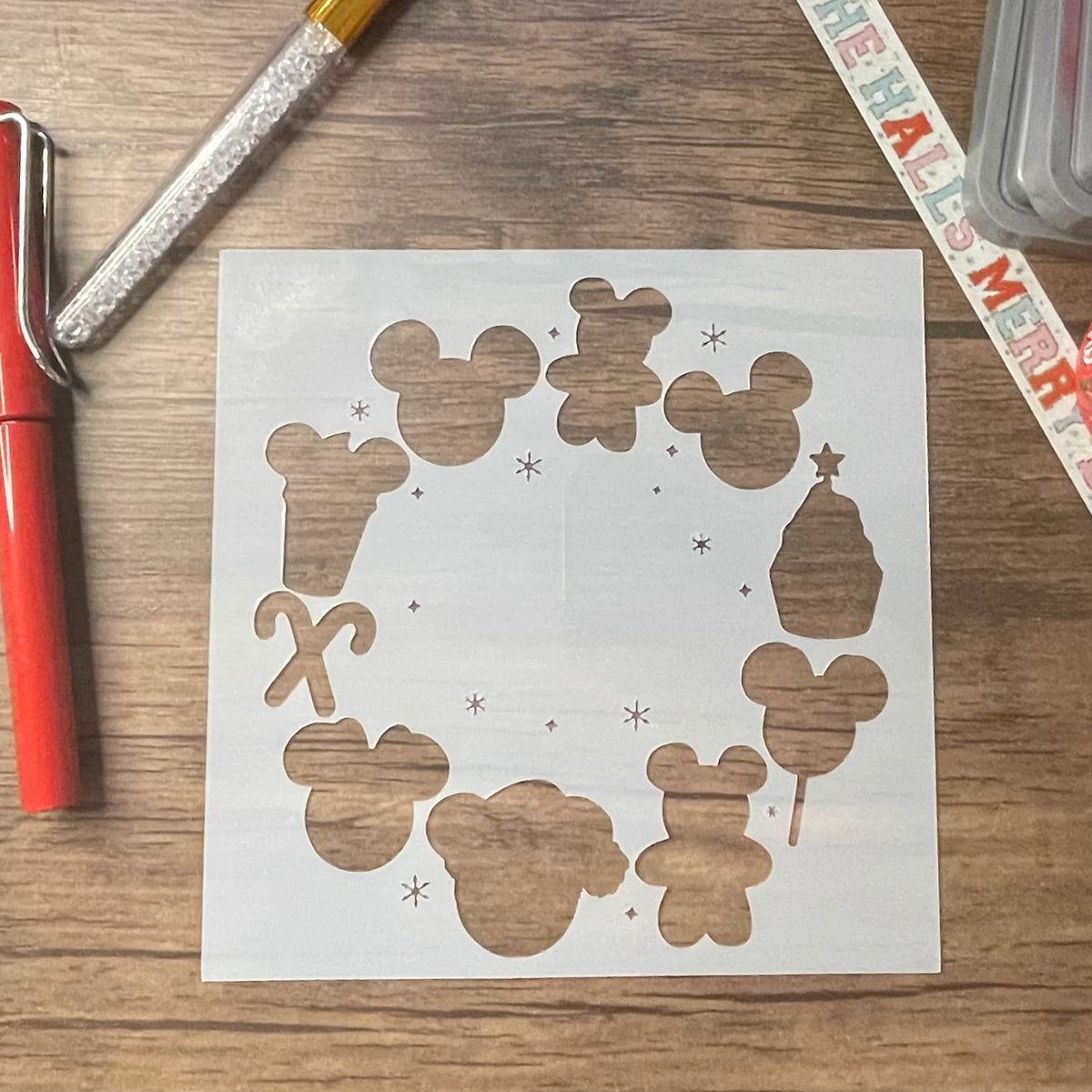 Christmas Park Snacks Wreath Stencil