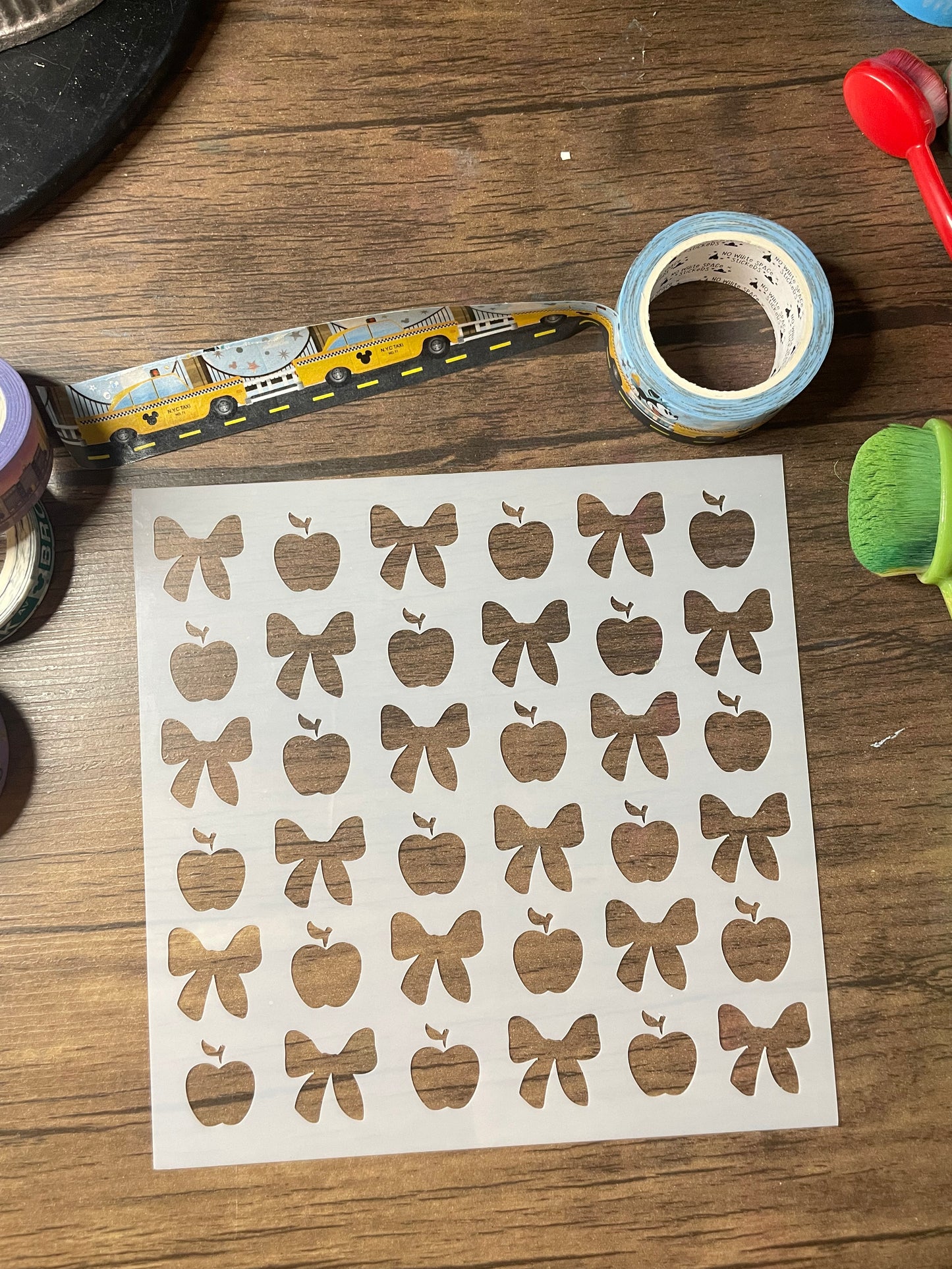 Bow and Apple Pattern Stencil