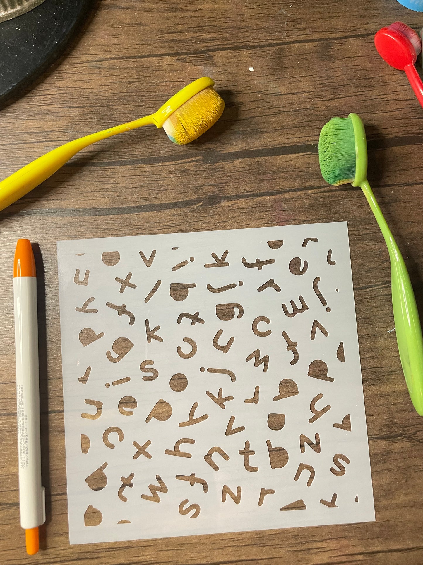 Random Lower Case Letter Pattern Stencil